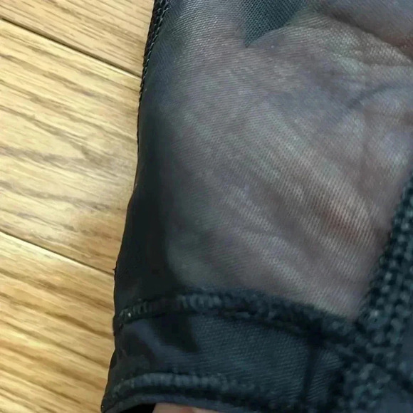 [6]Lululemon  Black Capri - Picture 7 of 9